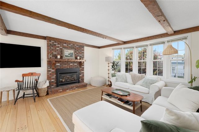 46 Arrowhead Drive, Tiverton, RI 02878