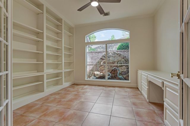 66 S Castlegreen Circle, The Woodlands, TX 77381