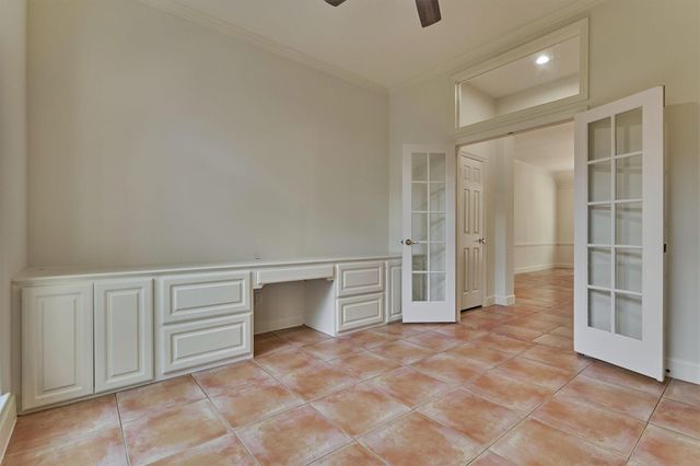 66 S Castlegreen Circle, The Woodlands, TX 77381