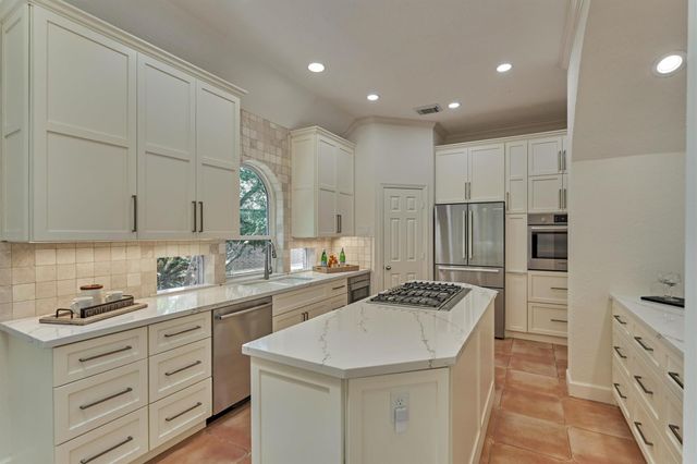 66 S Castlegreen Circle, The Woodlands, TX 77381