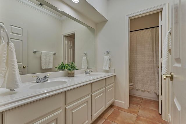 66 S Castlegreen Circle, The Woodlands, TX 77381