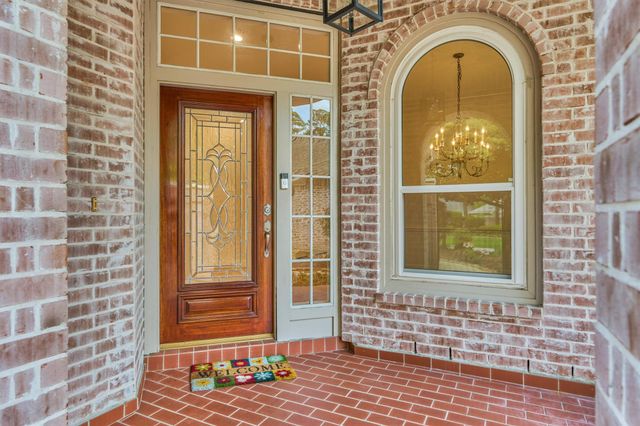 66 S Castlegreen Circle, The Woodlands, TX 77381