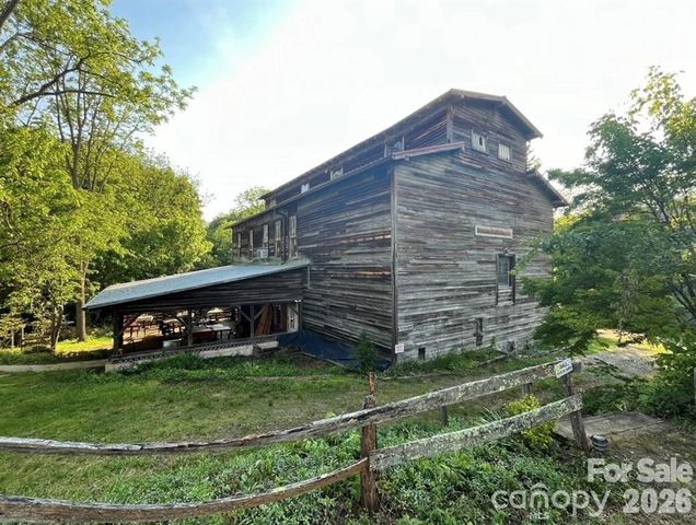 1 Old Mill Lane, Weaverville, NC 28787
