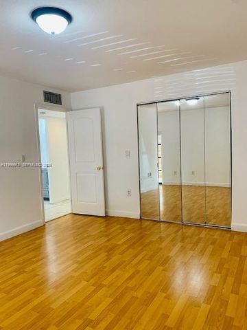 16119 Kingsmoor Way 16119, Miami Lakes, FL 33014