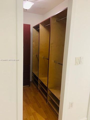 16119 Kingsmoor Way 16119, Miami Lakes, FL 33014