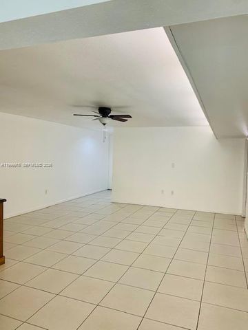 16119 Kingsmoor Way 16119, Miami Lakes, FL 33014