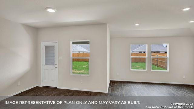 707 PRINCE ALBERT, Seguin, TX 78155