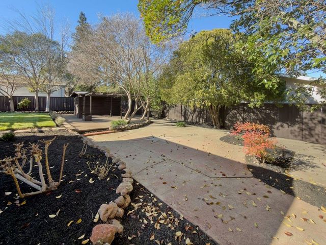 20 Adak Ct, Walnut Creek, CA 94597