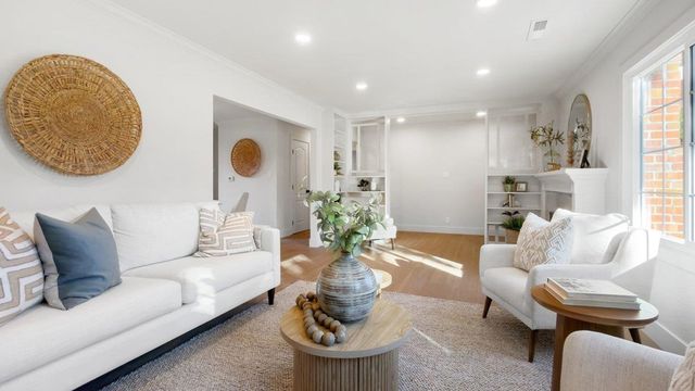 20 Adak Ct, Walnut Creek, CA 94597