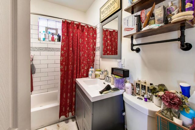 4862 W Cortland Street, Chicago, IL 60639