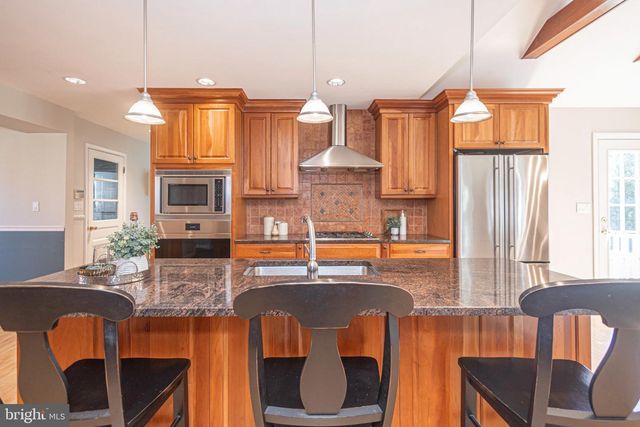 9 LARKSPUR LN, Lawrence Township, NJ 08648