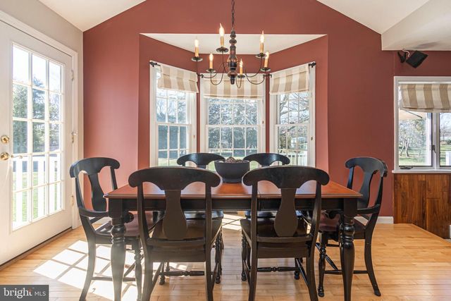 9 LARKSPUR LN, Lawrence Township, NJ 08648