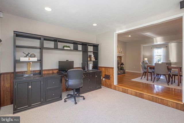 9 LARKSPUR LN, Lawrence Township, NJ 08648