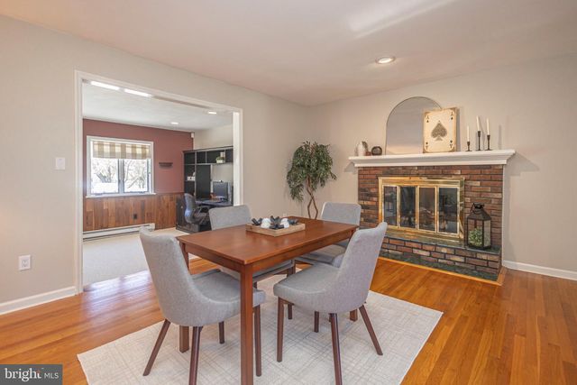 9 LARKSPUR LN, Lawrence Township, NJ 08648