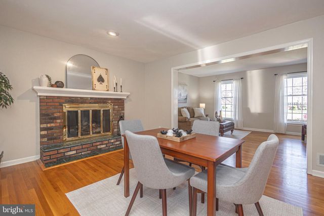 9 LARKSPUR LN, Lawrence Township, NJ 08648