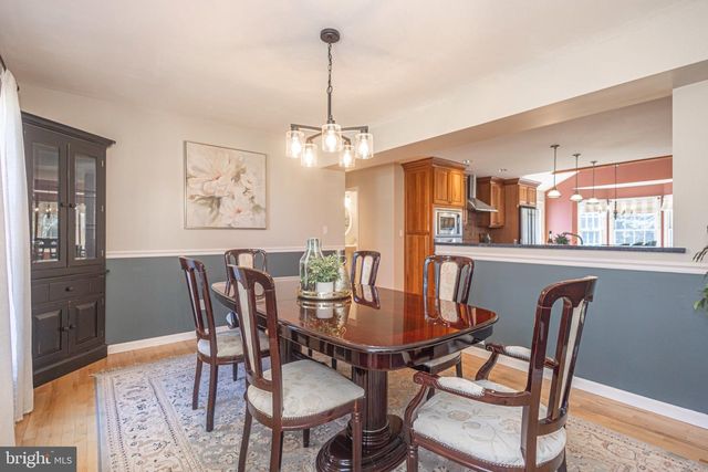 9 LARKSPUR LN, Lawrence Township, NJ 08648