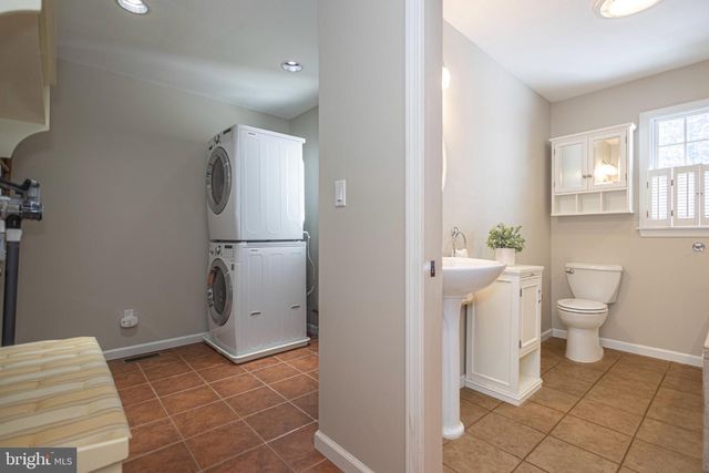 9 LARKSPUR LN, Lawrence Township, NJ 08648