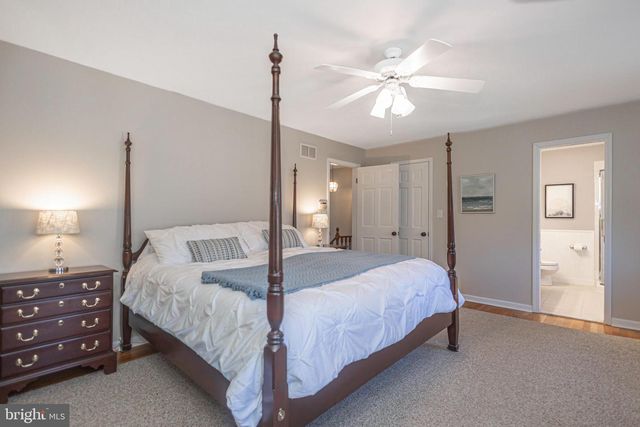 9 LARKSPUR LN, Lawrence Township, NJ 08648