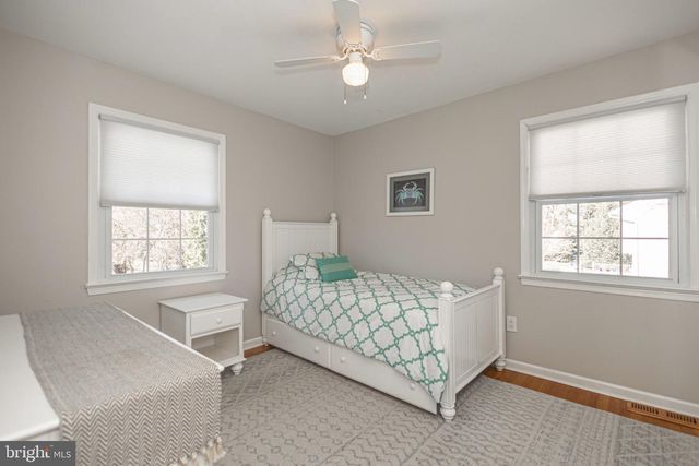 9 LARKSPUR LN, Lawrence Township, NJ 08648