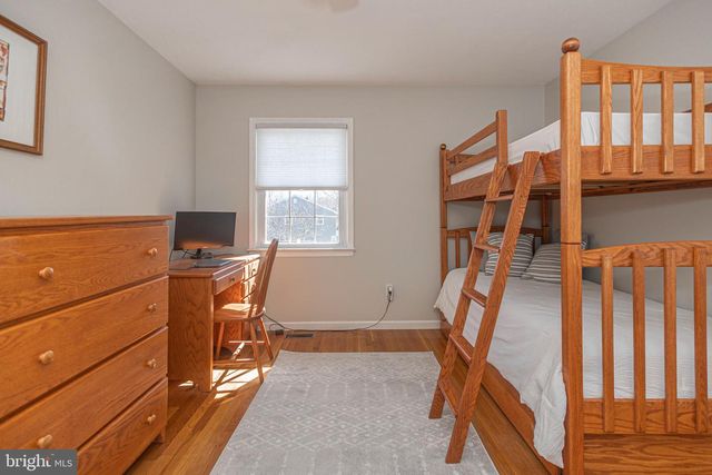 9 LARKSPUR LN, Lawrence Township, NJ 08648