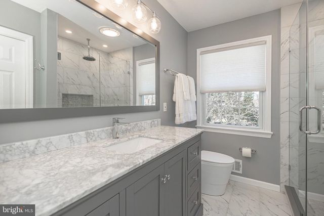 9 LARKSPUR LN, Lawrence Township, NJ 08648