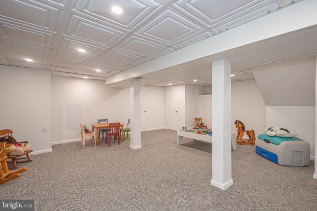 9 LARKSPUR LN, Lawrence Township, NJ 08648