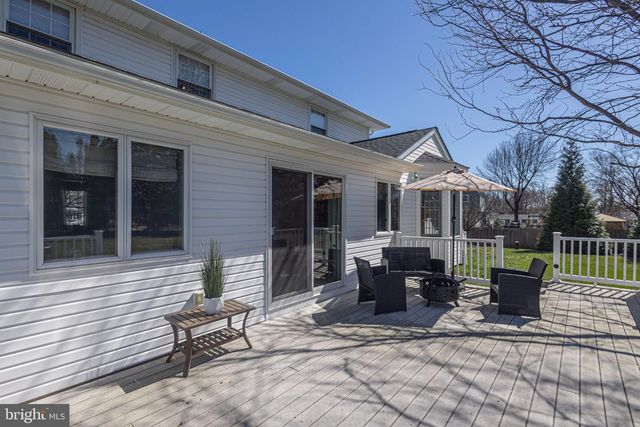 9 LARKSPUR LN, Lawrence Township, NJ 08648