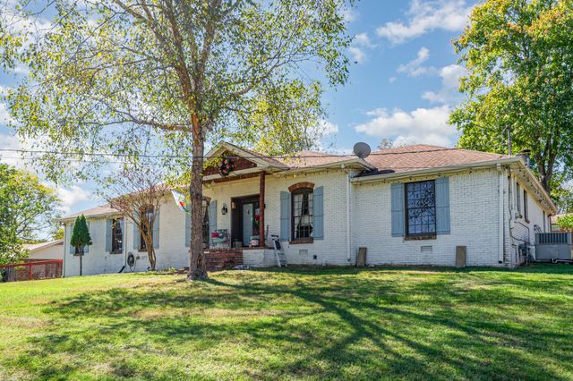 1006 Emily Dr, Goodlettsville, TN 37072