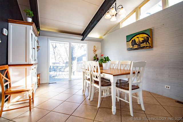 907 N 10th Avenue, Durant, OK 74701