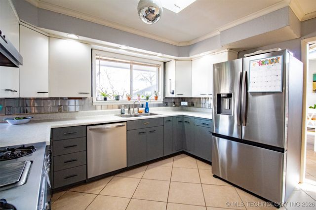 907 N 10th Avenue, Durant, OK 74701