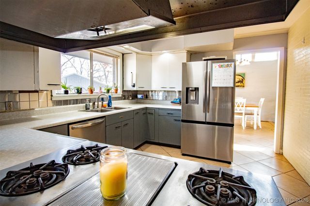 907 N 10th Avenue, Durant, OK 74701