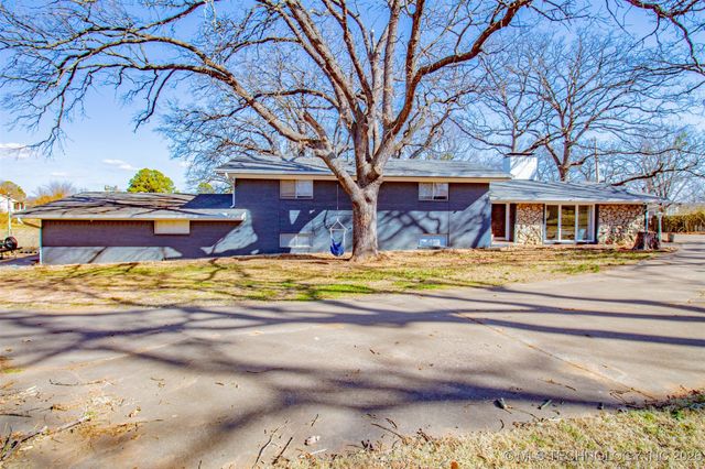 907 N 10th Avenue, Durant, OK 74701