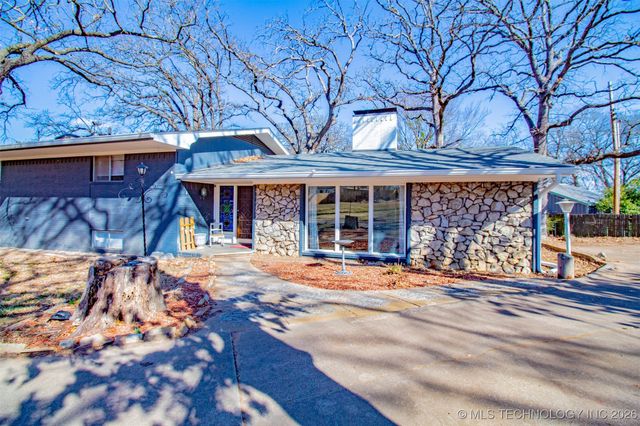 907 N 10th Avenue, Durant, OK 74701