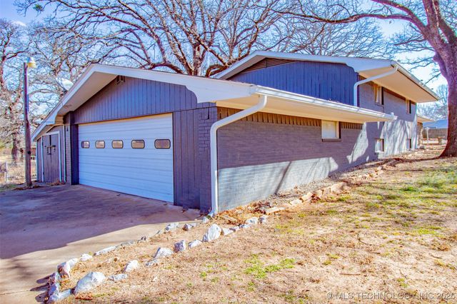 907 N 10th Avenue, Durant, OK 74701