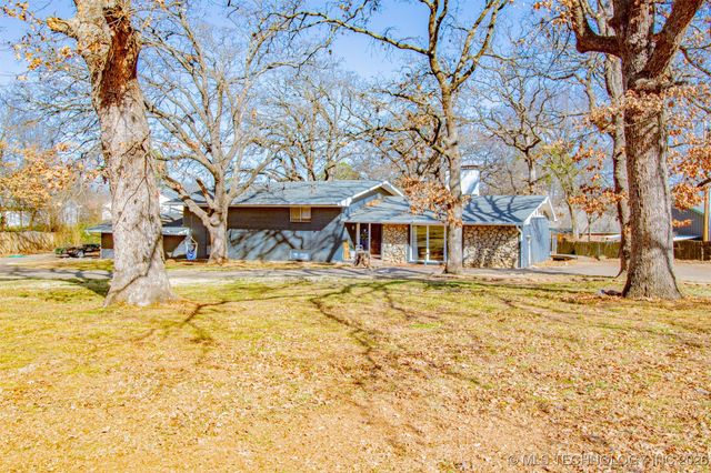 907 N 10th Avenue, Durant, OK 74701