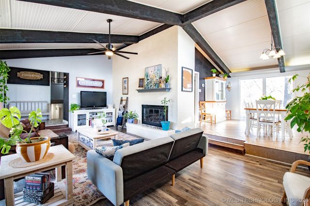 907 N 10th Avenue, Durant, OK 74701