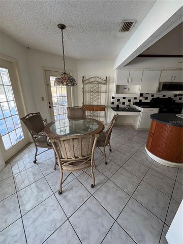 5638 COUNTRY LAKES DRIVE, Sarasota, FL 34243