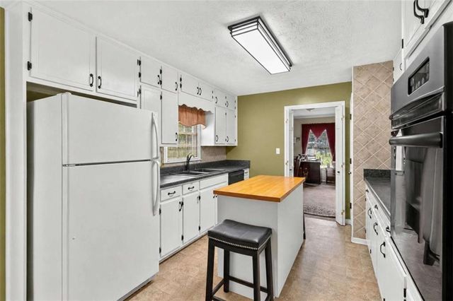 2199 Vivid Court, Stone Mountain, GA 30087
