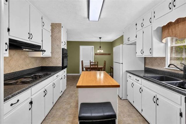 2199 Vivid Court, Stone Mountain, GA 30087