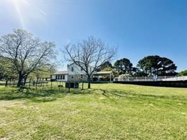 1309 SHANNON Drive, Cleburne, TX 76031