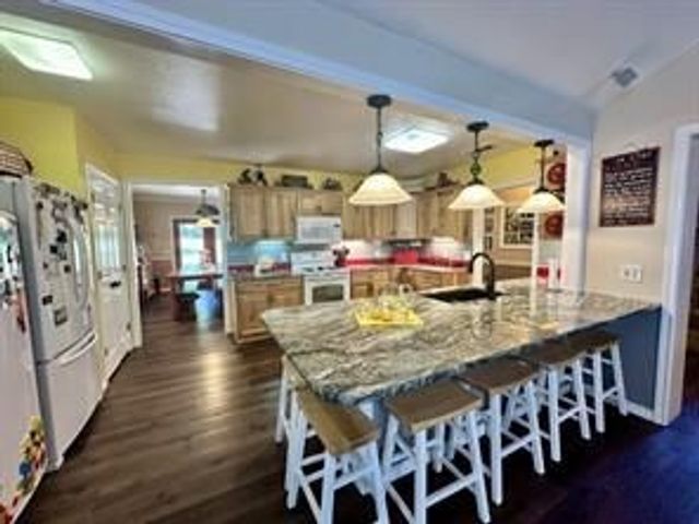 1309 SHANNON Drive, Cleburne, TX 76031