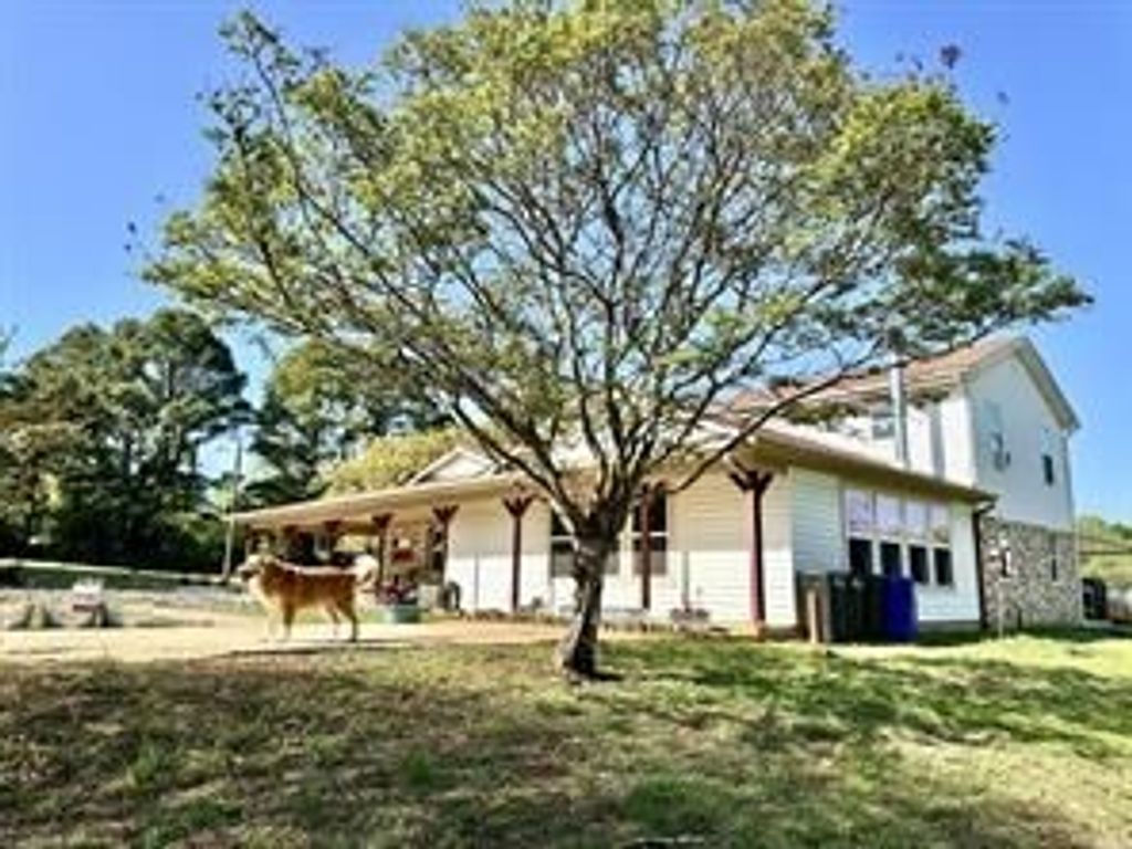 1309 SHANNON Drive, Cleburne, TX 76031