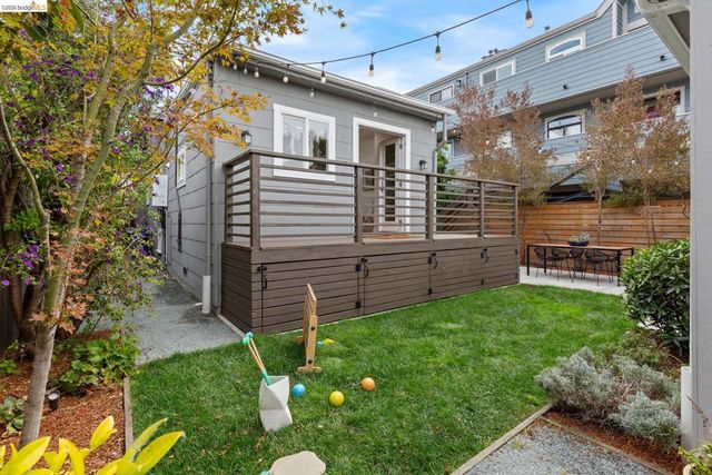 1048 Kains Ave, Albany, CA 94706