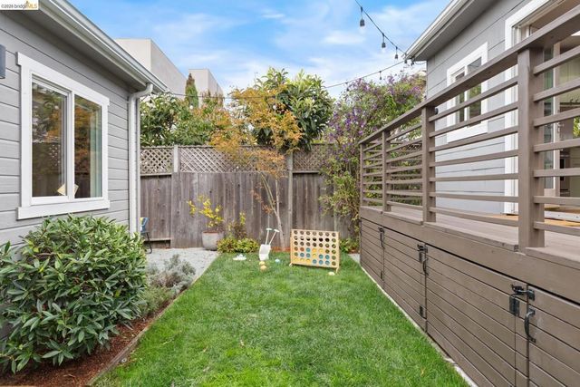 1048 Kains Ave, Albany, CA 94706