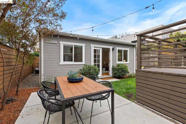 1048 Kains Ave, Albany, CA 94706