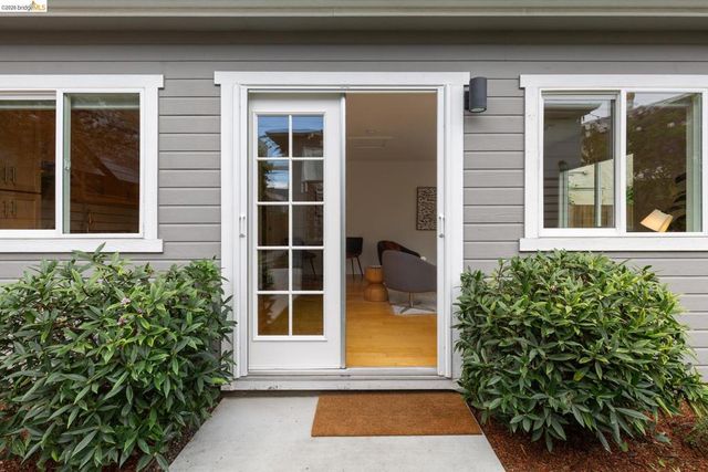 1048 Kains Ave, Albany, CA 94706