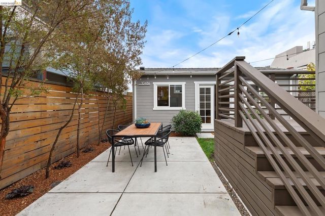 1048 Kains Ave, Albany, CA 94706