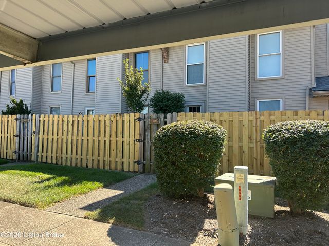 10605 Sycamore Trail, Louisville, KY 40223