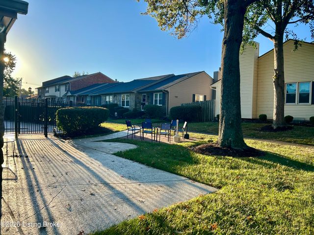 10605 Sycamore Trail, Louisville, KY 40223
