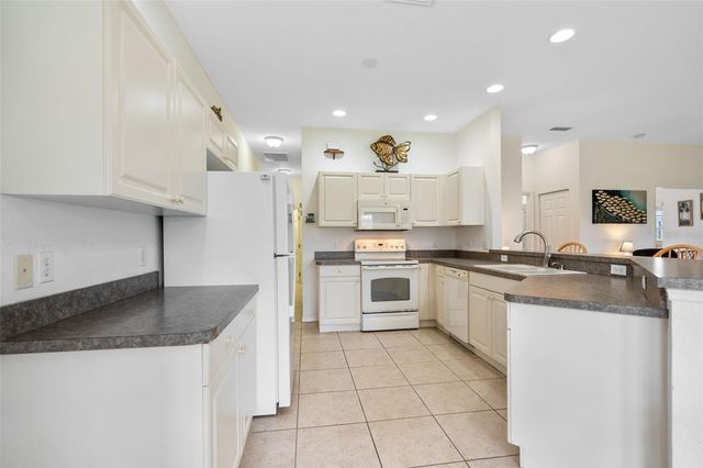 25604 HERITAGE LAKE BOULEVARD 118, Punta Gorda, FL 33983